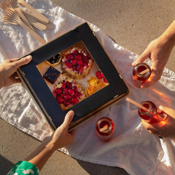 Nachhaltige Party Servierplatte, aus Palmblatt mit Sichtfenster, LEEF, 27 × 27 × 5,5  cm