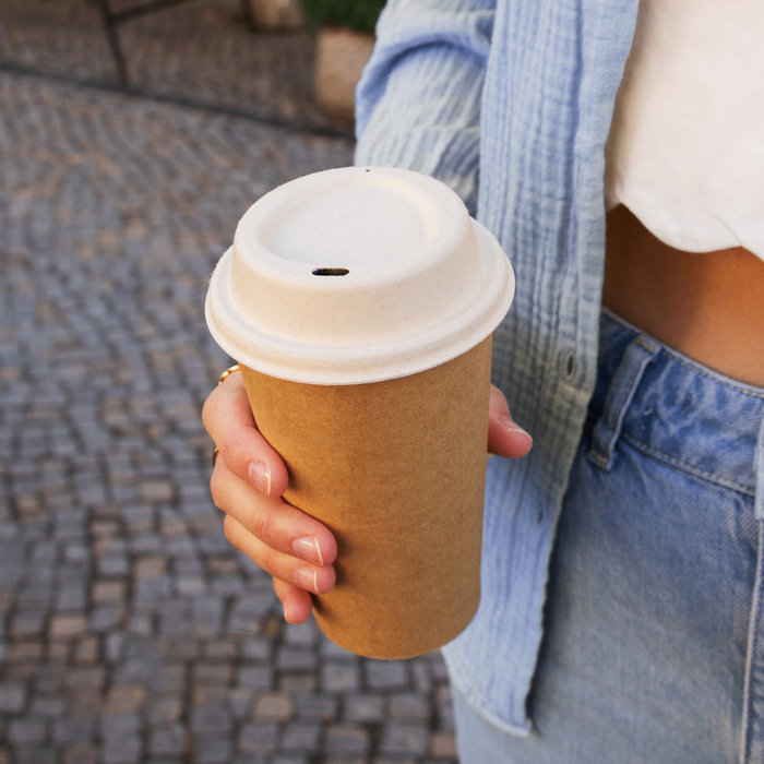 To-Go-Deckel für 300 und 400 ml Bio-Pappbecher, Bagasse, nachhaltig & stabil, braun, Ø 9 cm